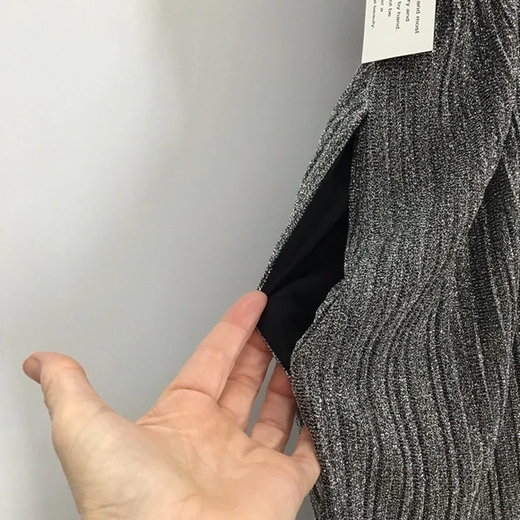 Aidan By Aidan Maddox Metallic Pleated Knit Formal Gown NWT Silver Black Size 2 - Picture 7 of 11